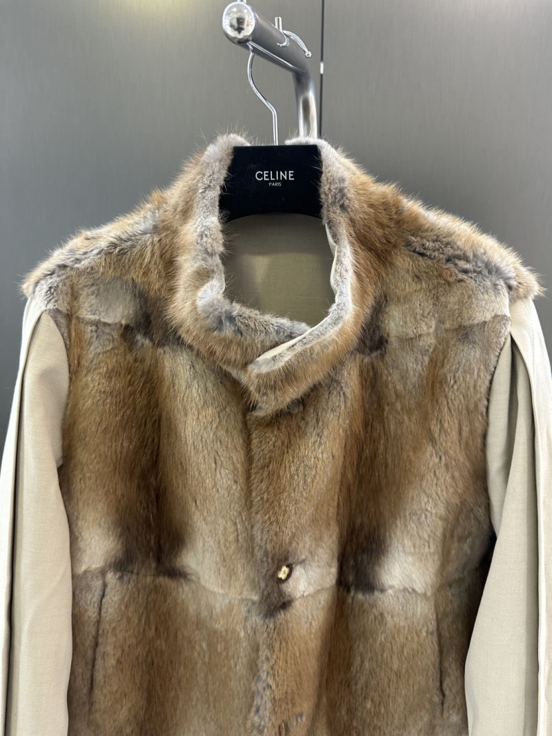 Ce1i*e outwears